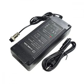 Töltő 54,6V 2A GX16 csatlakozóval